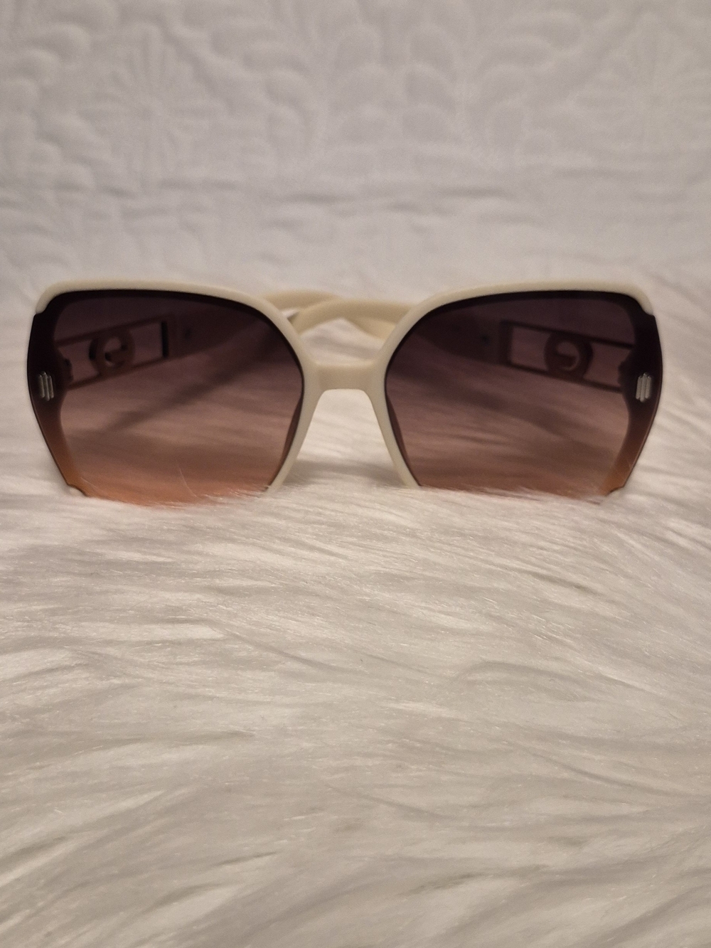 Women's Cream Frame Sunglasses with Gradient Brown Lenses